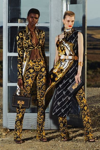 parati versace 2020|versace fashion.